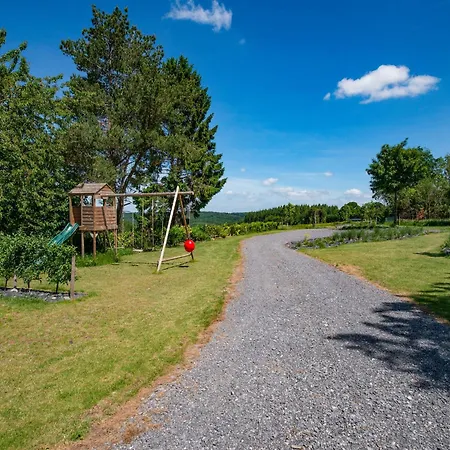Charming Rural Retreat Bourseigne-Neuve